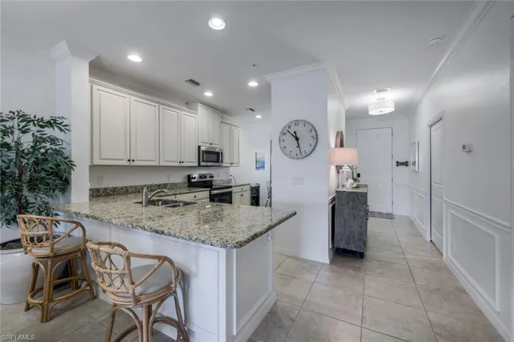9425 Benvenuto CT # 103, NAPLES FL 34119