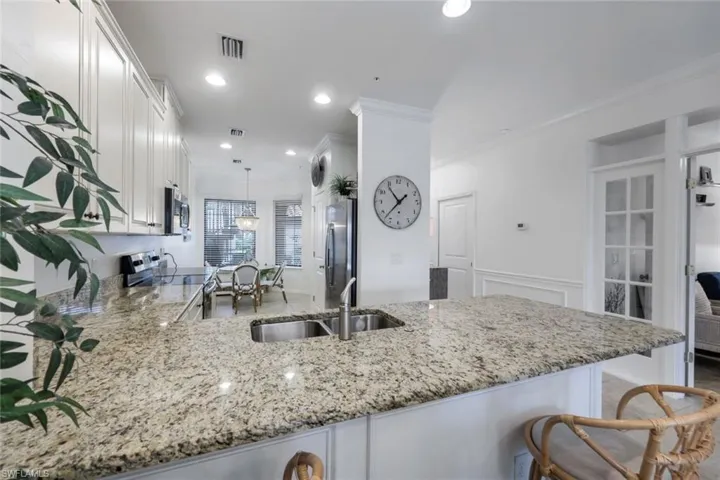 9425 Benvenuto CT # 103, NAPLES FL 34119