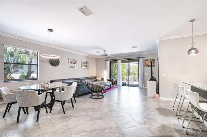 1608 Vizcaya Ln, Naples, Florida 34113