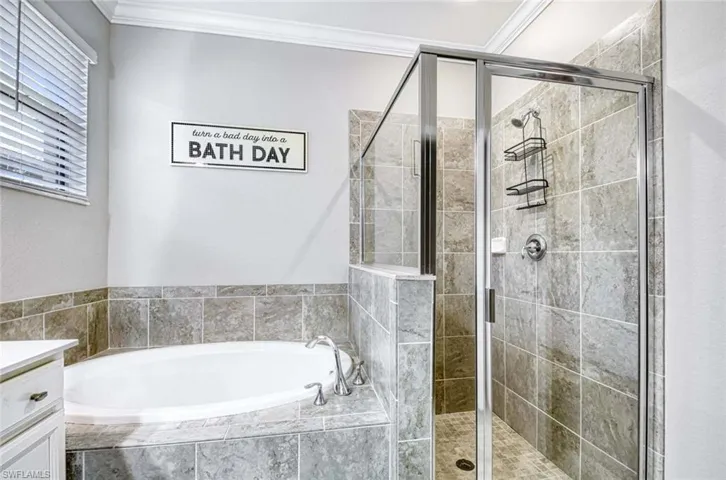 1608 Vizcaya Ln, Naples, Florida 34113