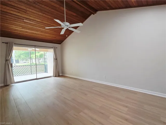 Vaulted ceilings and laminate flooring