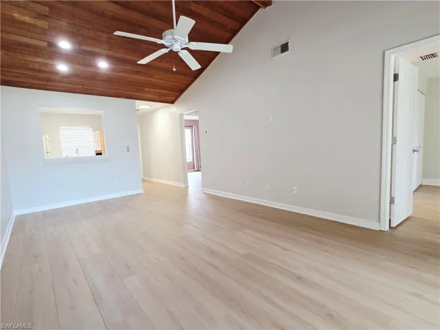Vaulted ceilings and laminate flooring