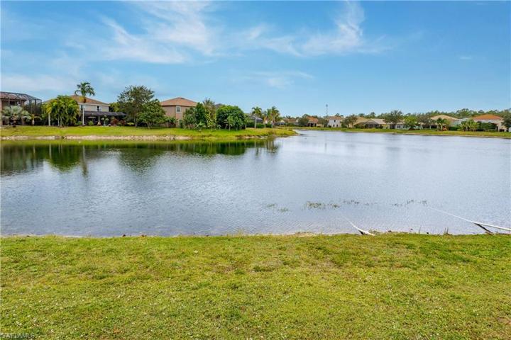 THIS is a great part of the lake, as it has a LONG Lake view!!!