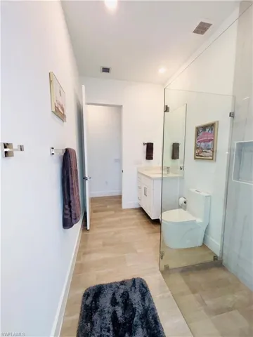 Gentleman Height Vanity
