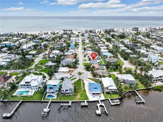 195 Hibiscus Dr, Fort Myers Beach, Florida 33931