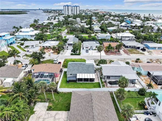 195 Hibiscus Dr, Fort Myers Beach, Florida 33931