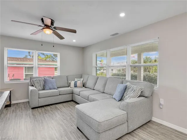 195 Hibiscus Dr, Fort Myers Beach, Florida 33931