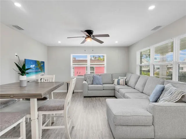 195 Hibiscus Dr, Fort Myers Beach, Florida 33931