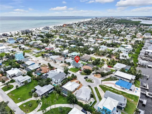 195 Hibiscus Dr, Fort Myers Beach, Florida 33931