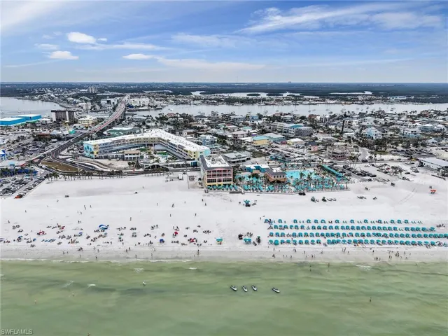 195 Hibiscus Dr, Fort Myers Beach, Florida 33931