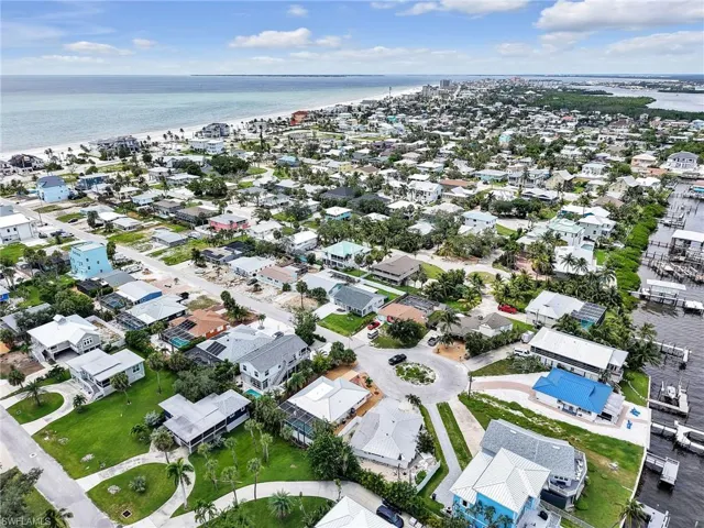195 Hibiscus Dr, Fort Myers Beach, Florida 33931