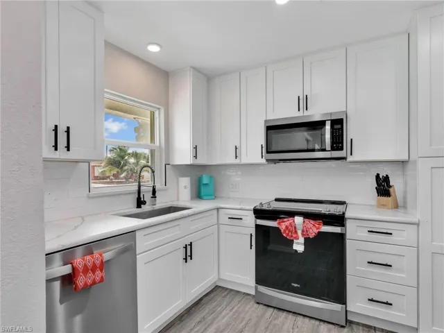 195 Hibiscus Dr, Fort Myers Beach, Florida 33931