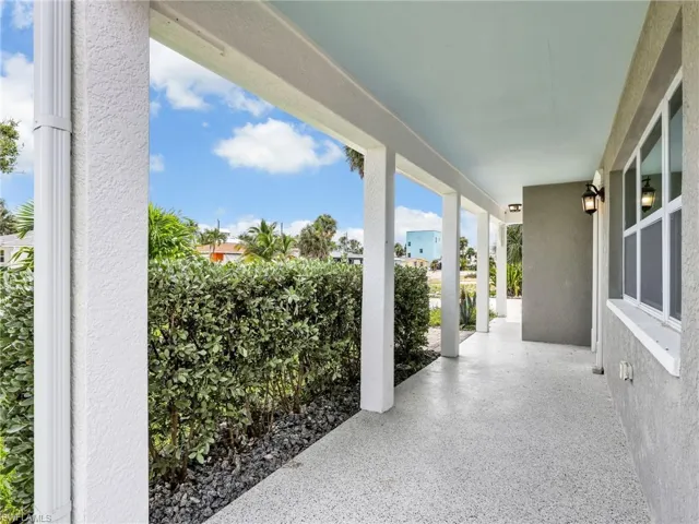 195 Hibiscus Dr, Fort Myers Beach, Florida 33931