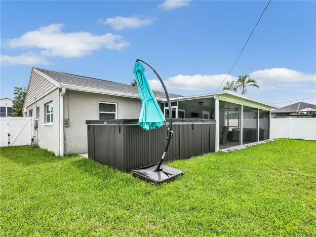 195 Hibiscus Dr, Fort Myers Beach, Florida 33931