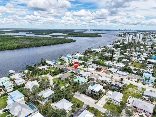195 Hibiscus Dr, Fort Myers Beach, Florida 33931