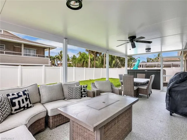 195 Hibiscus Dr, Fort Myers Beach, Florida 33931