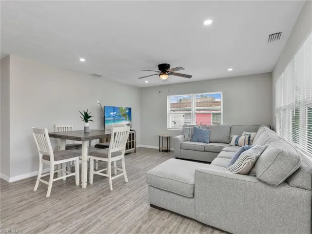 195 Hibiscus Dr, Fort Myers Beach, Florida 33931