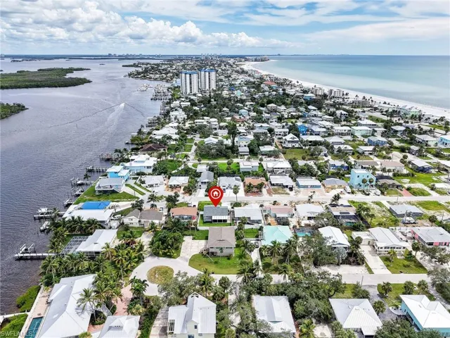 195 Hibiscus Dr, Fort Myers Beach, Florida 33931