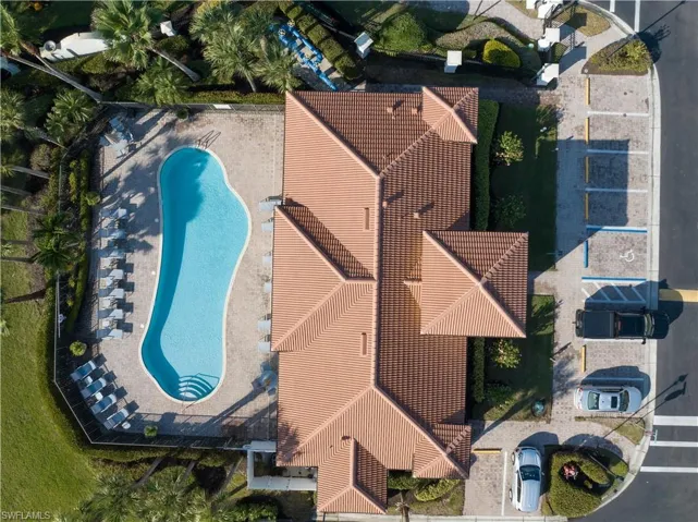 Birds eye view of property