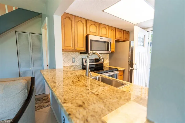 Granite breakfast bar.