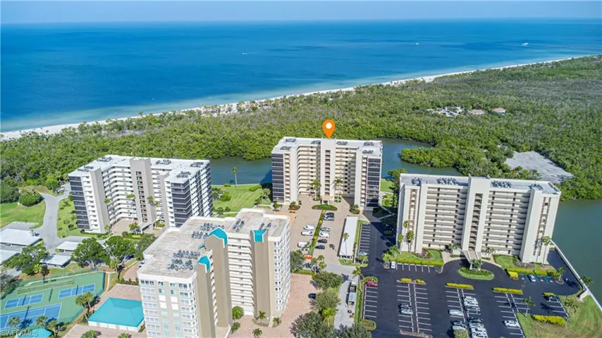 15 Bluebill AVE # 303, NAPLES FL 34108