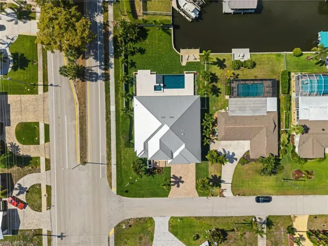1460  Venetian  CT, Cape Coral, FL 33904