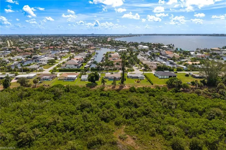 5714 Sw 1st Ct, Cape Coral, Florida 33914