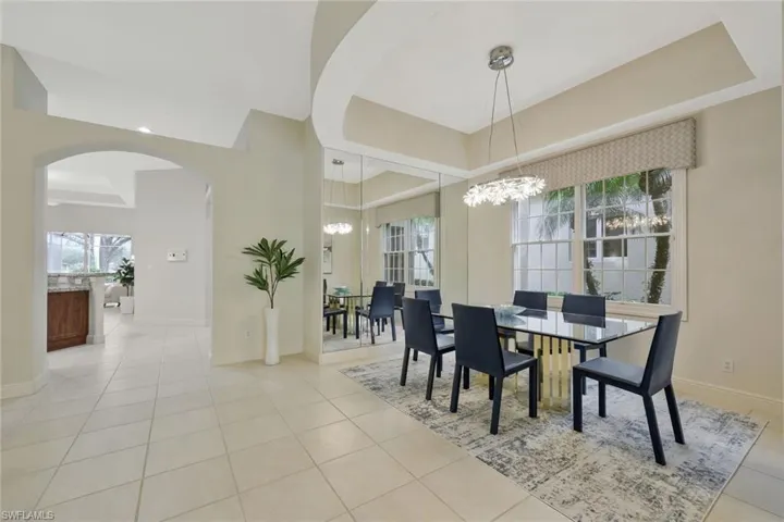 910  Villa Florenza  DR, Naples, FL 34119