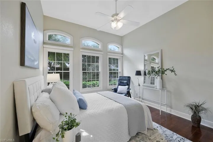 910  Villa Florenza  DR, Naples, FL 34119