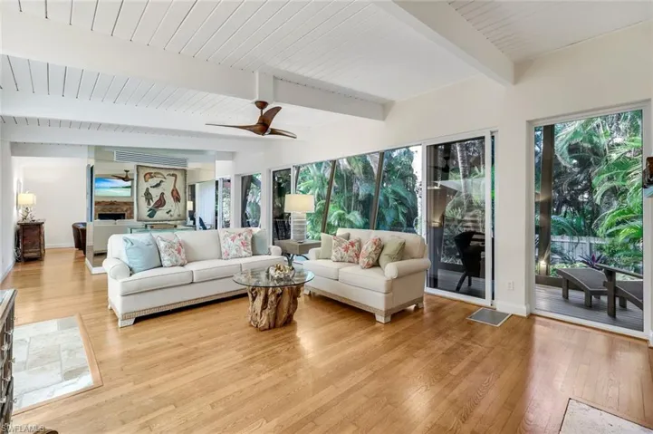 210 Central Ave, Naples, Florida 34102