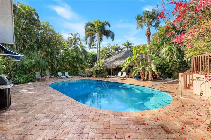 210 Central Ave, Naples, Florida 34102