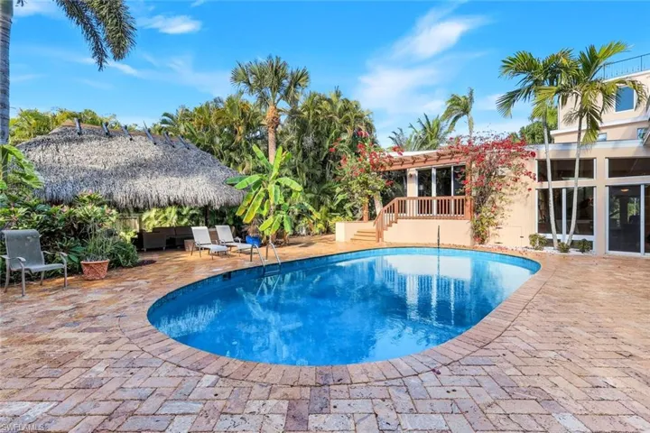 210 Central Ave, Naples, Florida 34102