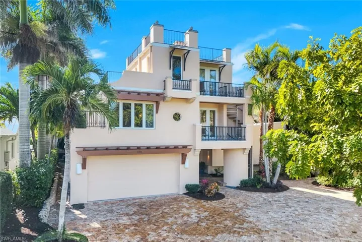 210 Central Ave, Naples, Florida 34102