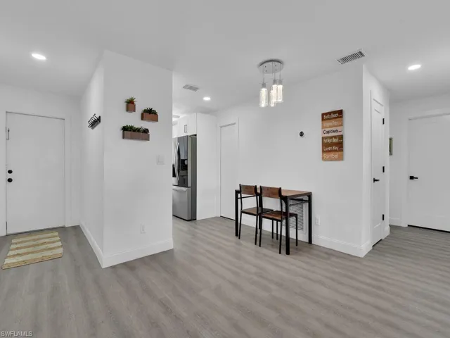 Breakfast Nook / Dining Area