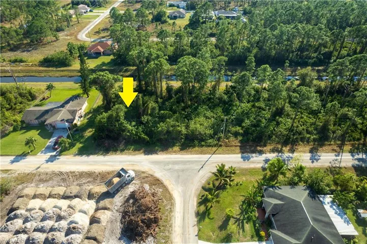 1118  Bari E ST, Lehigh Acres, FL 33974