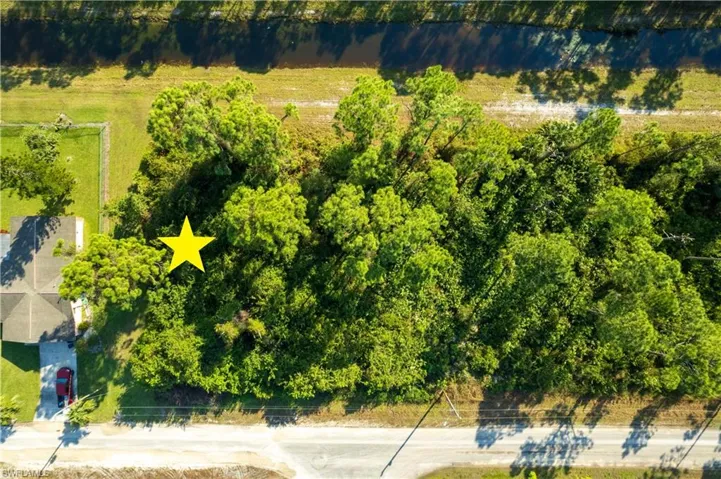 1118  Bari E ST, Lehigh Acres, FL 33974