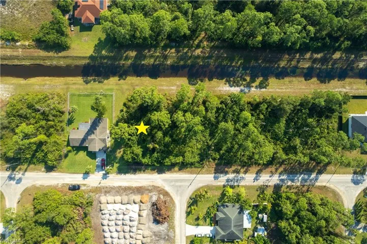1118  Bari E ST, Lehigh Acres, FL 33974