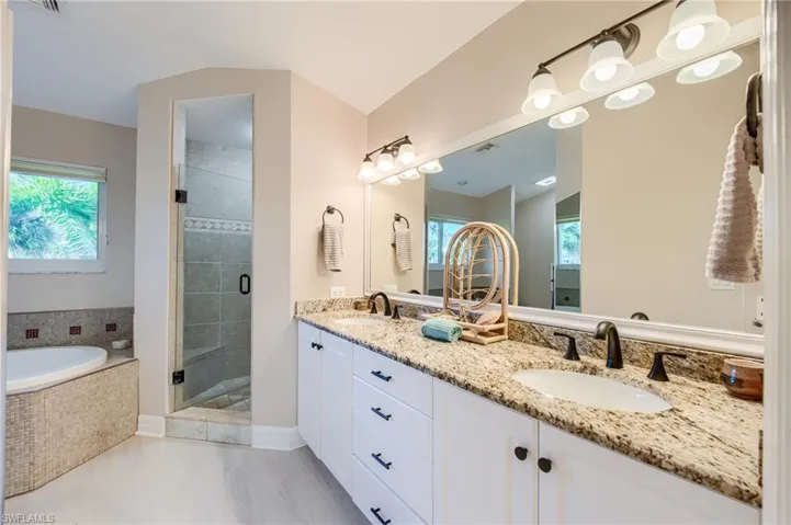 13441  Almond  DR, Fort Myers, FL 33908