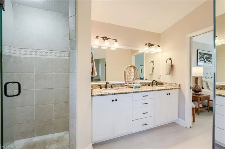 13441  Almond  DR, Fort Myers, FL 33908