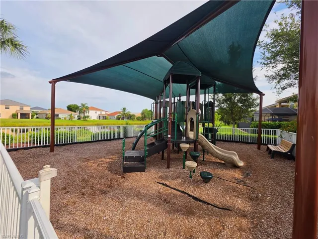 2017 Cape Heather Cir, Cape Coral, Florida 33991