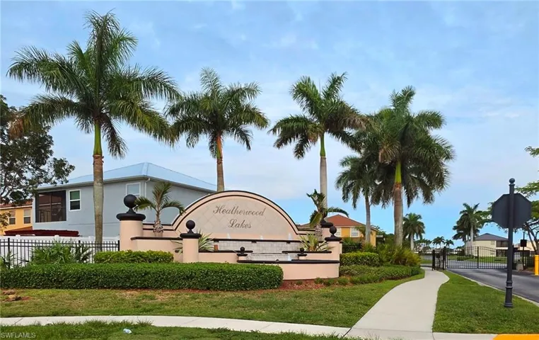 2017 Cape Heather Cir, Cape Coral, Florida 33991