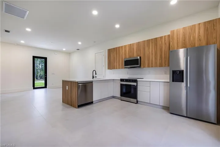 1805 W 10th St, Lehigh Acres, Florida 33972