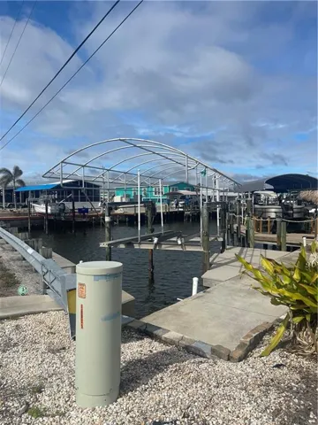 Dock and lift