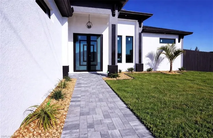909  Santa Barbara N BLVD, Cape Coral, FL 33993