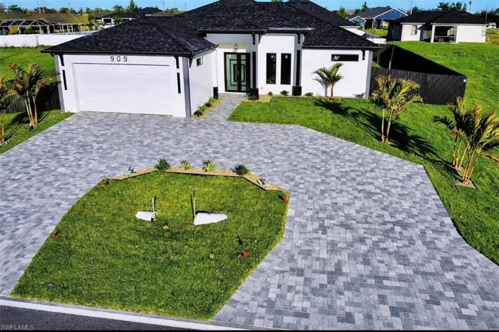 909  Santa Barbara N BLVD, Cape Coral, FL 33993