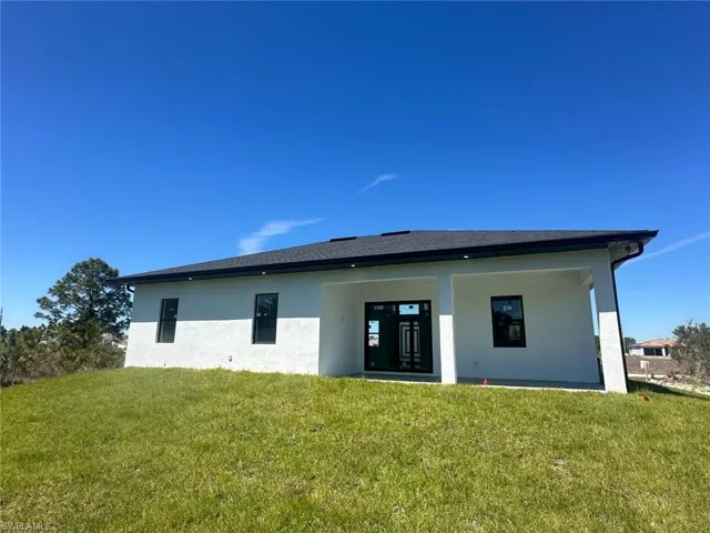 2905 E 18th  ST, Lehigh Acres, FL 33972