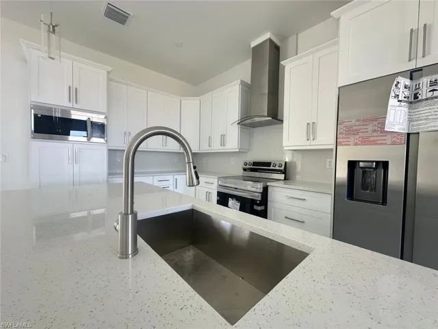 2905 E 18th  ST, Lehigh Acres, FL 33972