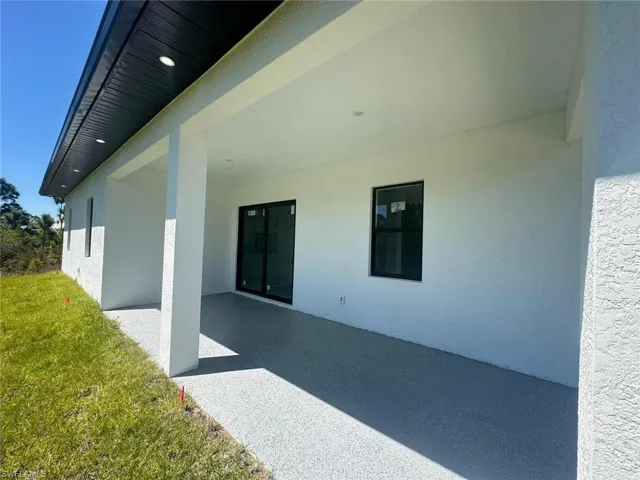 2905 E 18th  ST, Lehigh Acres, FL 33972