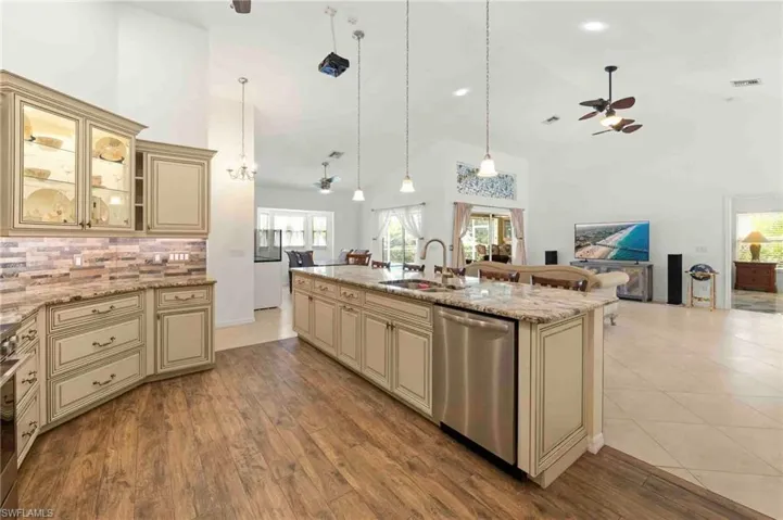 28910 Winthrop Cir, Bonita Springs, Florida 34134