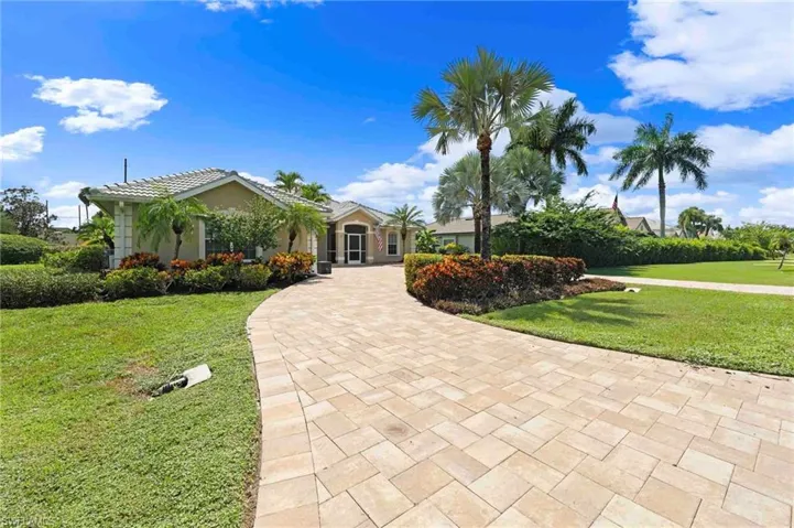 28910 Winthrop Cir, Bonita Springs, Florida 34134
